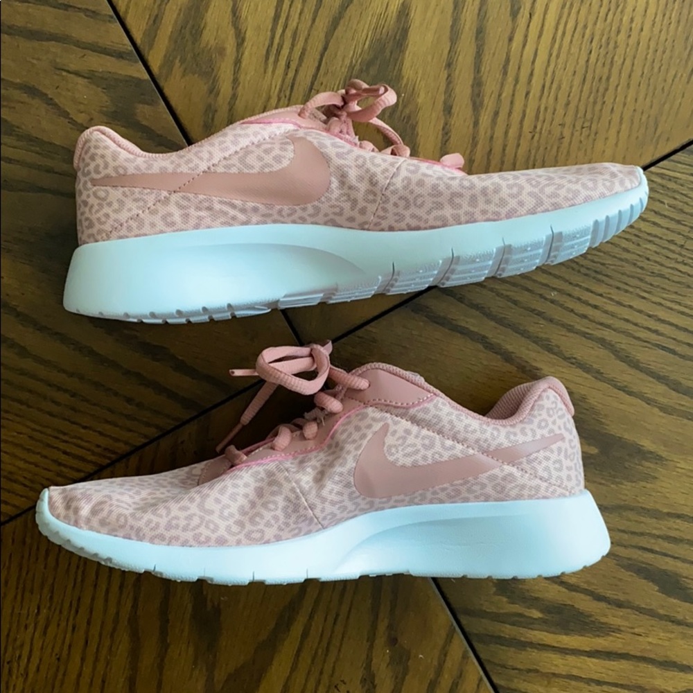 Girls Nike Sneakers